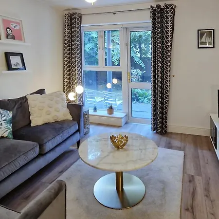 2 Bed In Leafy Sandymount 4